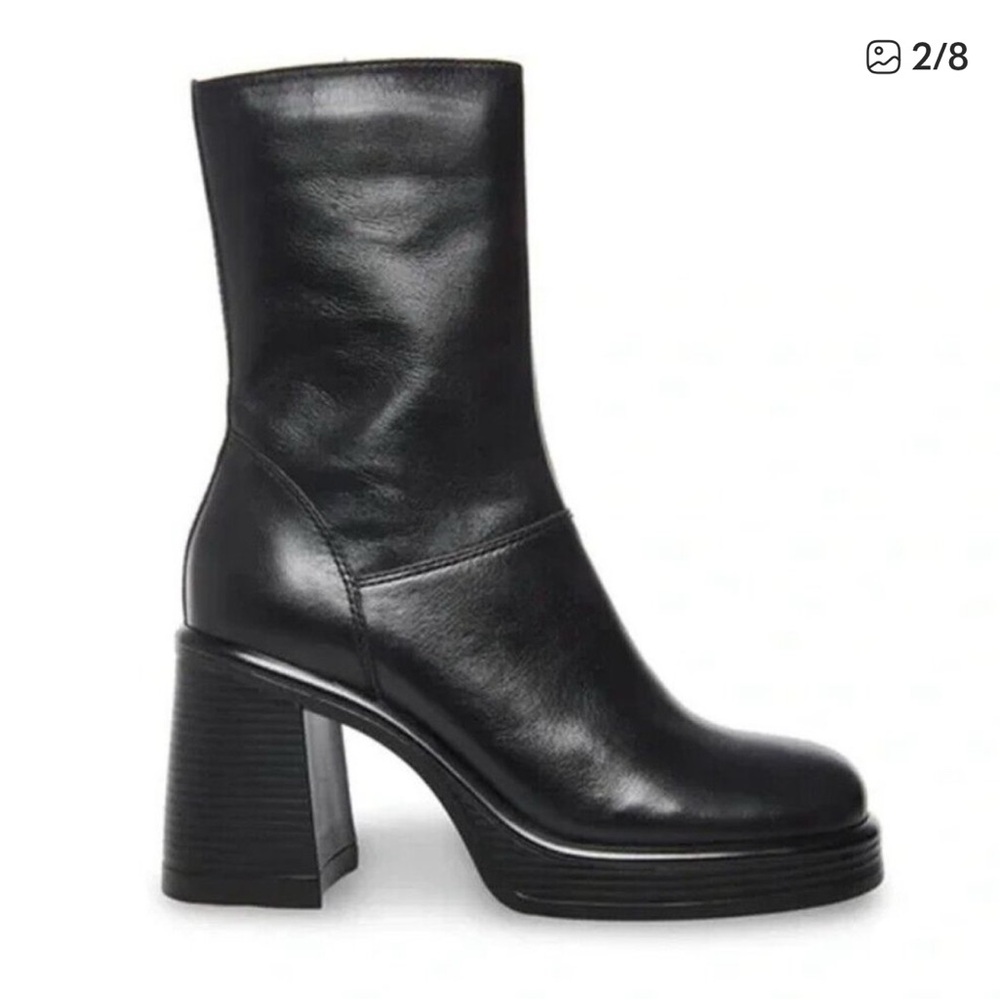 Steve Madden Fantsie Black Retro Style LeatherBboots Size 9
Worn once